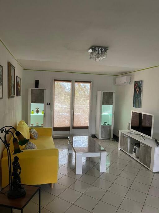 Duplex 1 Mn Plage De Trou D Eau Location A La Semaine Minimum La Saline Les Bains Zewnętrze zdjęcie